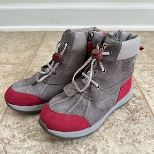 Ugg kids Turlock WP Weather Proof Leather winter Boot